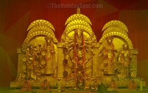 Wallpaper - Idol of Maa Durga and Her Family