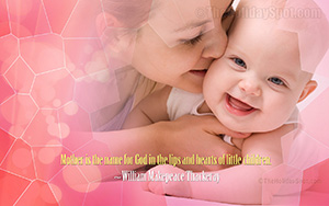 Wallpaper - Mother with her smiling baby