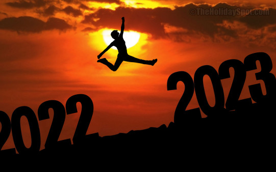 Welcome the New Year 2022 through set the HD wallpaper as the background of your mobile phone or desktop.